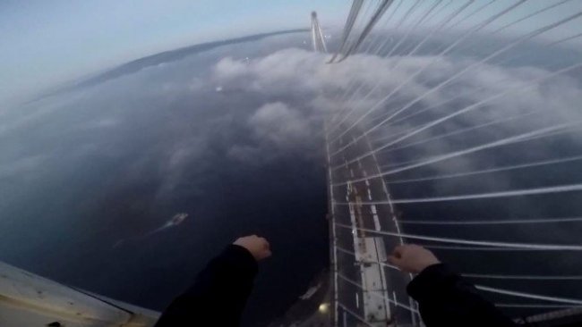 3. köprünün inşaatına tırmanıp selfie çektiler !