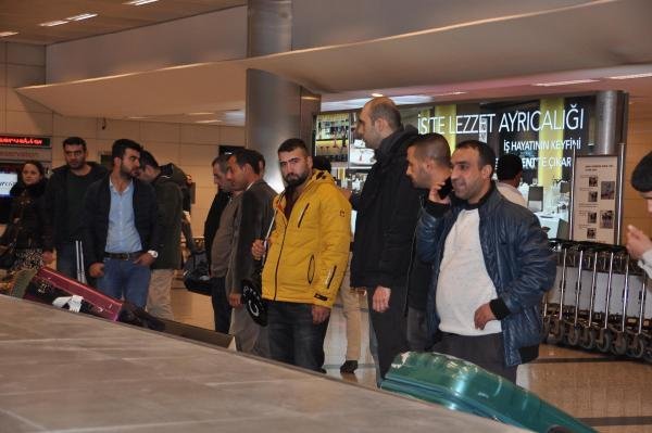 Moskova Havalimanı'nda Türkler İçin Sıkıntı Sürüyor
