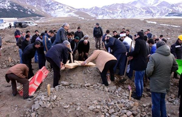 Erzurum'da 1800 boş mezarla kışa hazırlık !