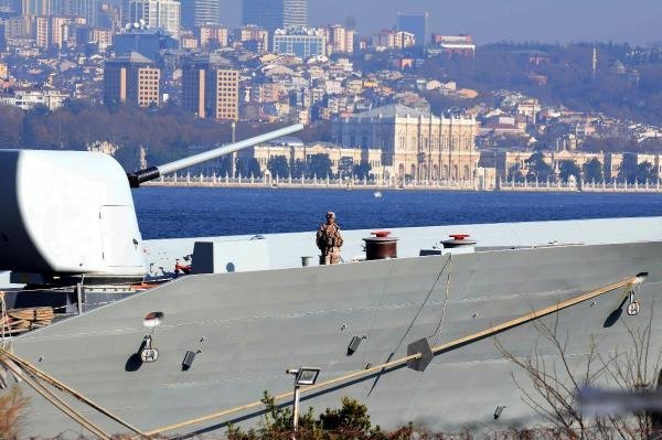 NATO gemileri Sarayburnu'nda..