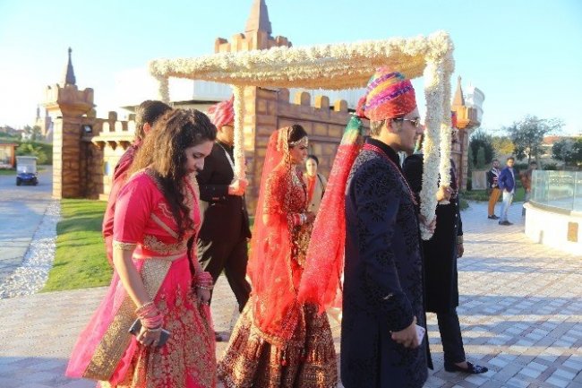 Antalya’da 5 gün 5 gece Hint düğünü