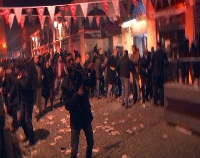 Adana'daki ''Kebap ve Şalgam Festivali''ne pompalı tüfekle baskın