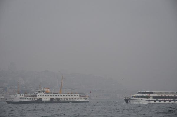 İstanbul'da vapur seferlerine sis engeli