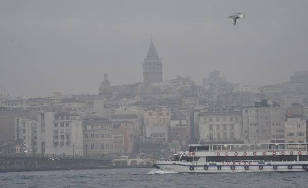 İstanbul'da vapur seferlerine sis engeli