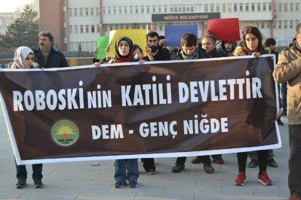 'Katil devlet' sloganı atan HDP'lilere taş yağmuru