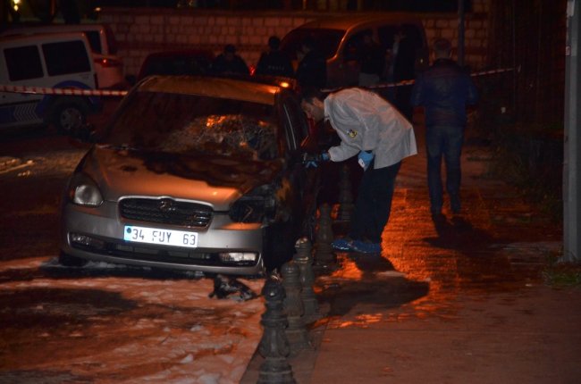 İstanbul'da 3 araç kundaklandı