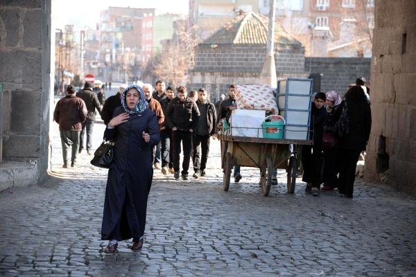 Diyarbakır Sur'da 1 Astsubay Ve 1 Uzman Çavuş Şehit (2)- Yeniden