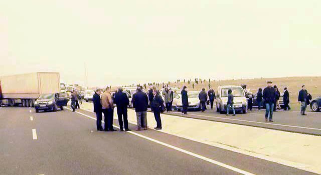 Cizre'ye yürümek isteyen gruba polis müdahalesi