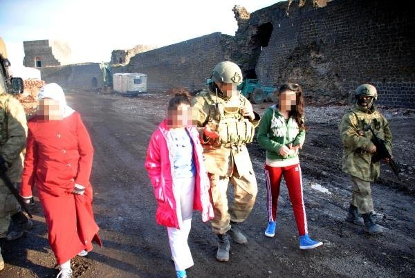 Anne ve 2 kızı PKK'nın elinden böyle kurtarıldı