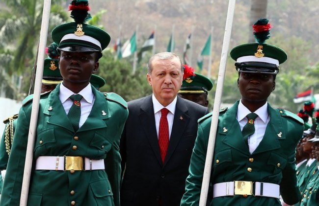 Erdoğan'a Nijerya'da 'yarasa' sürprizi