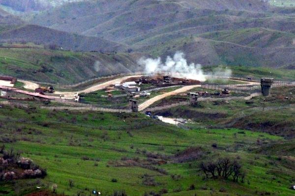 PKK teröristler Şemdinli'de havanla saldırdı !