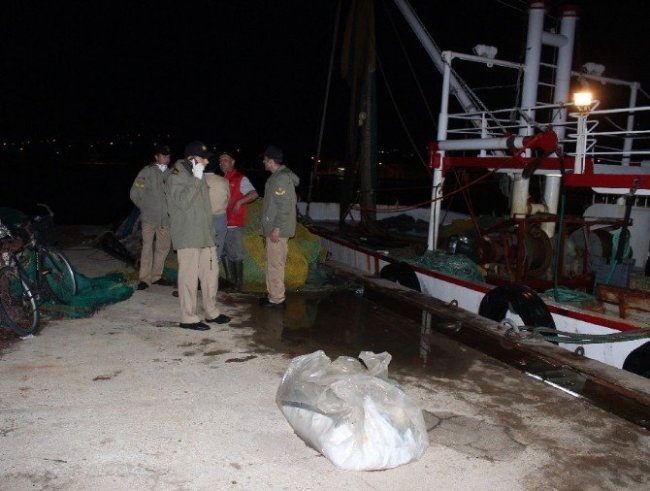 Balıkçıların ağına küçük çocuğu cesedi takıldı