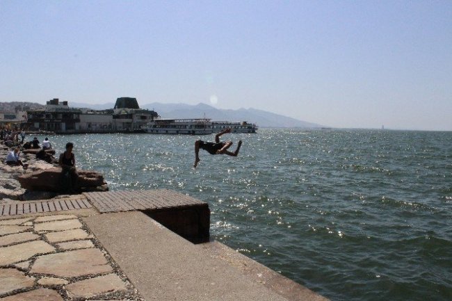 İzmir son 66 yılın en sıcak gününü yaşıyor