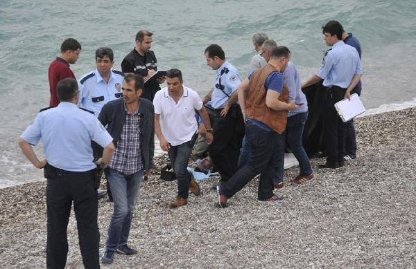 Antalya'da denizde erkek cesedi bulundu !