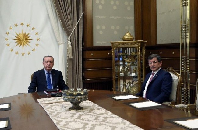 Cumhurbaşkanı Erdoğan, Başbakan Davutoğlu’nu kabul etti.