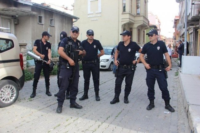 Edirne’de HDP binasına polis baskını !