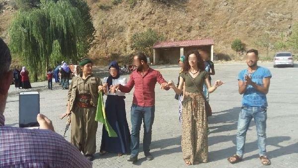 Yol kesen PKK'lılarla halay çeken üniversiteli gözaltına alındı