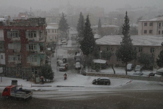 Mersin'in o ilçesine 20 yıl sonra ilk kez kar yağdı