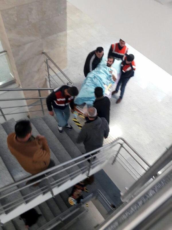 Yaralı PKK'lı adliyeye sedyeyle getirildi