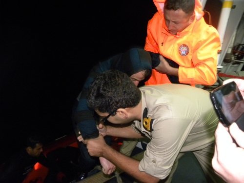 Sahil Güvenlik iki günde 51 kaçak göçmeni kurtardı