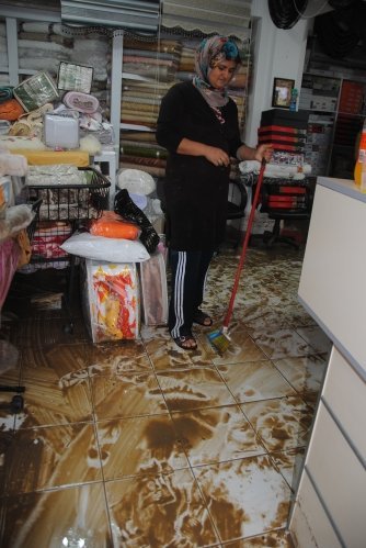 Manavgat sular altında kaldı: 200'ün üzerinde ev ve iş yeri sular altında kaldı